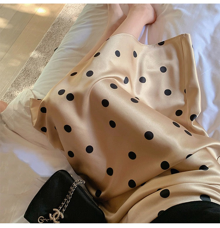 Polka dot satin midi skirt