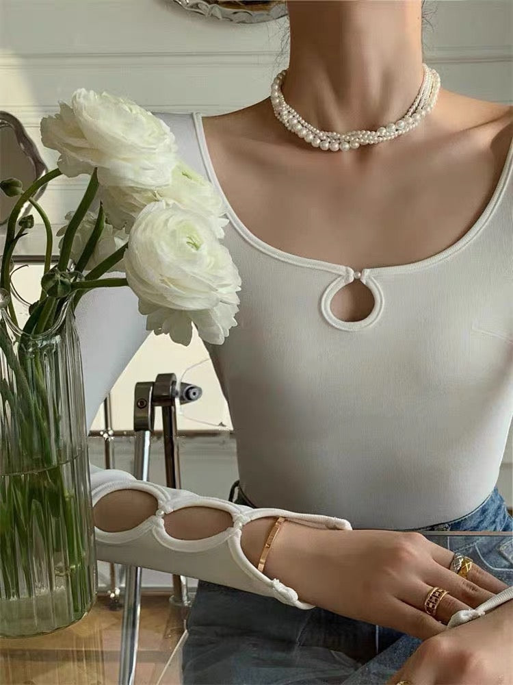 Keyhole round neck top