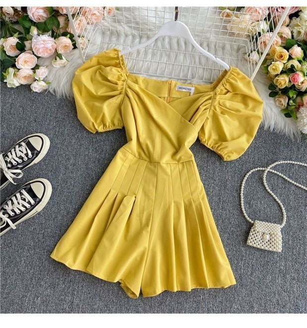 Puff sleeve sweetheart neck front pleated romper